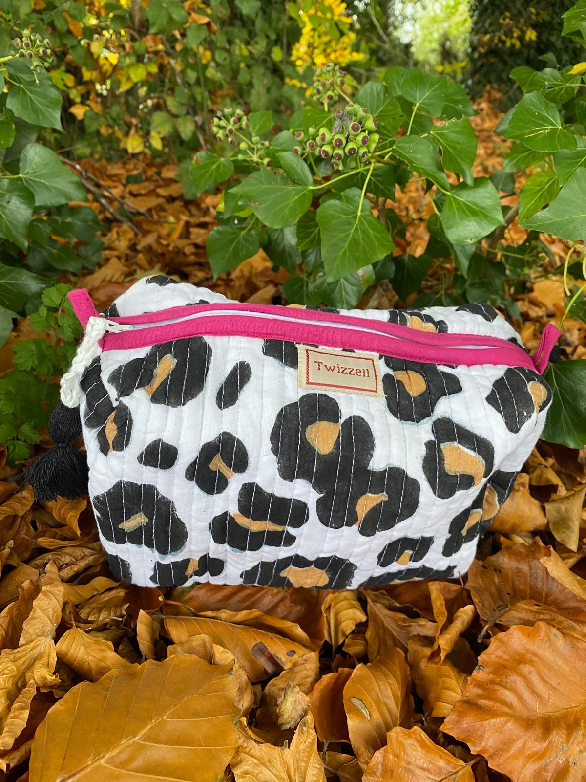 Quilted Wash Bag - Leopard