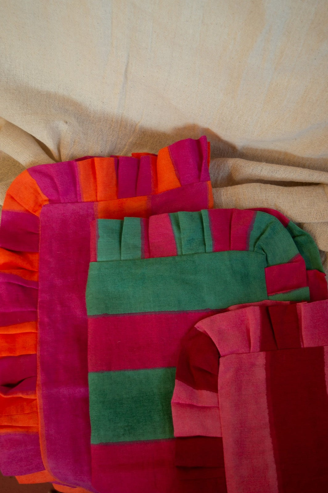 Ruffle Linen Cushion Cover - Green/Red