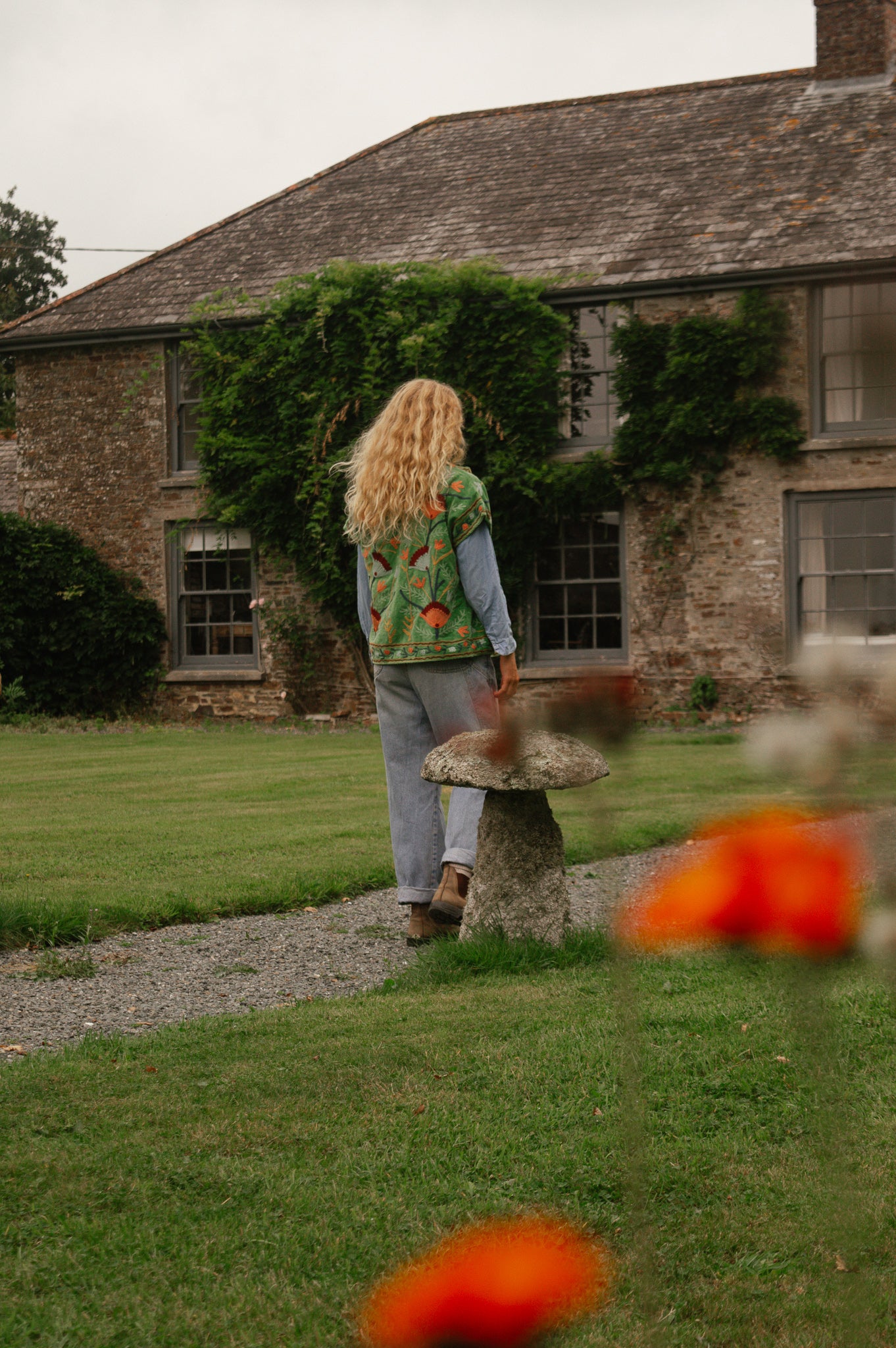 Velvet Cap Sleeve Embroidered Gilet - Green