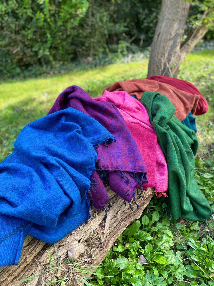 Himalayan Blanket - Magenta Purple