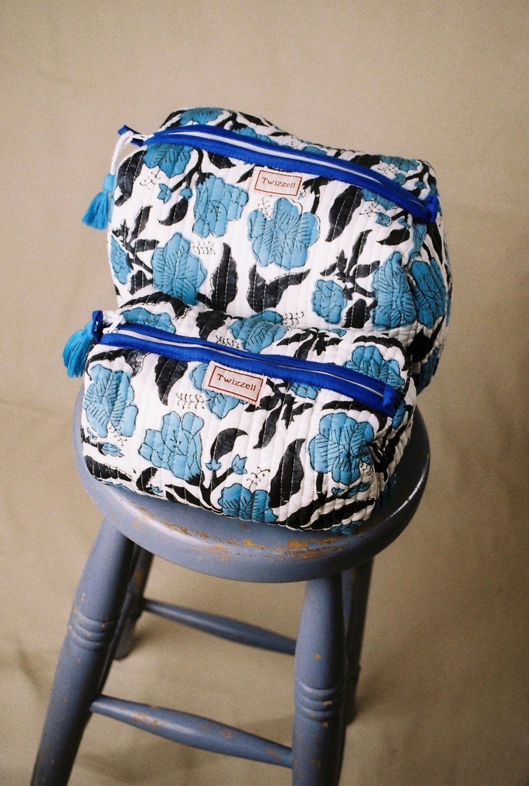Quilted Wash Bag - Blue Flower