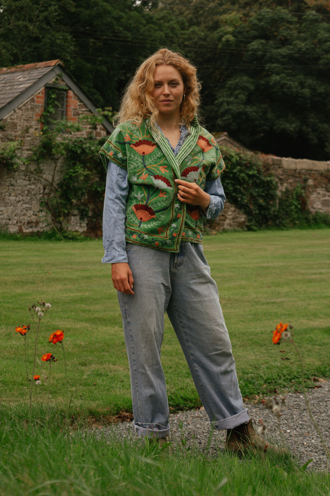 Velvet Cap Sleeve Embroidered Gilet - Green