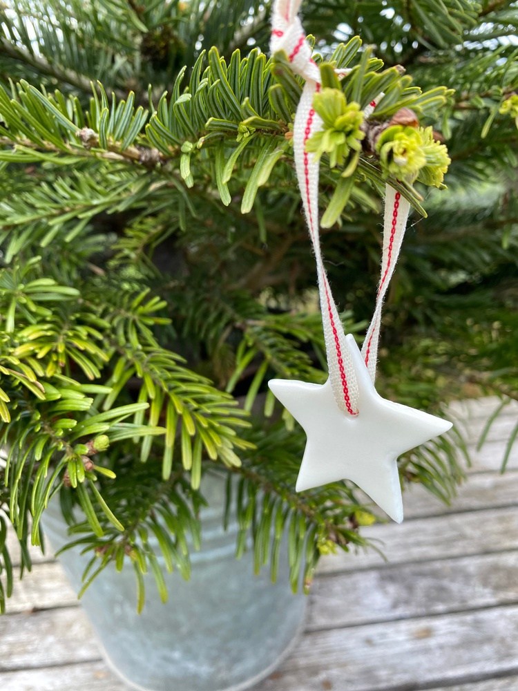 6 x Ceramic star decorations
