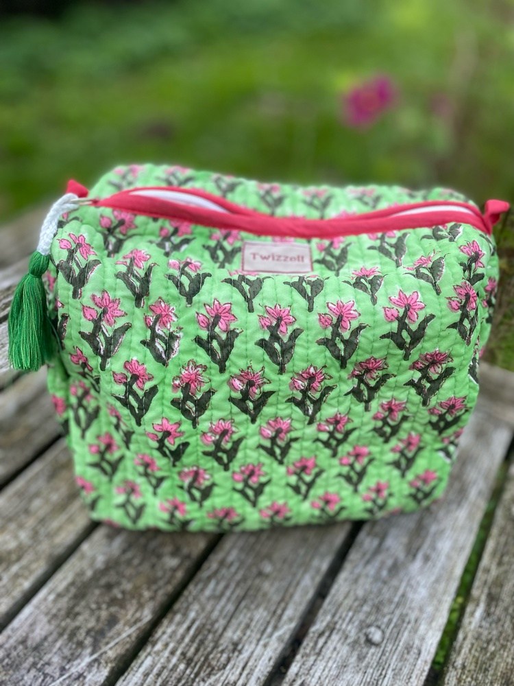 Quilted Wash Bag - Green/Pink