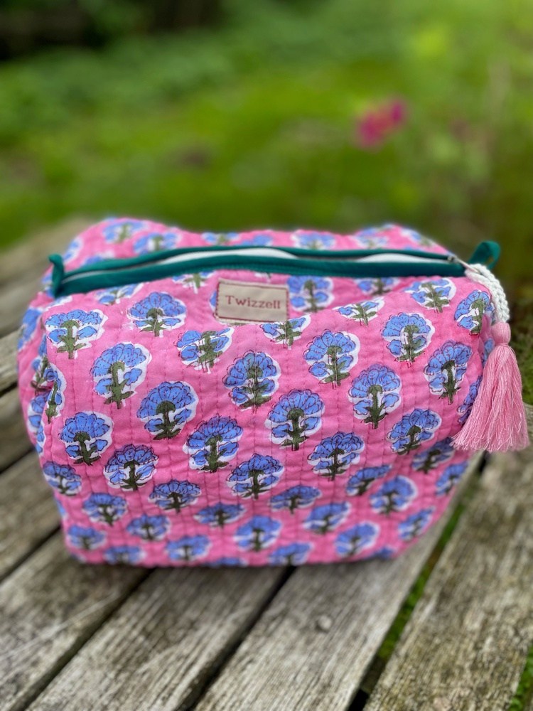 Quilted Wash Bag - Pink with Lavender Flowers
