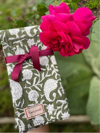 Olive &amp; White Paisley Napkin x 4